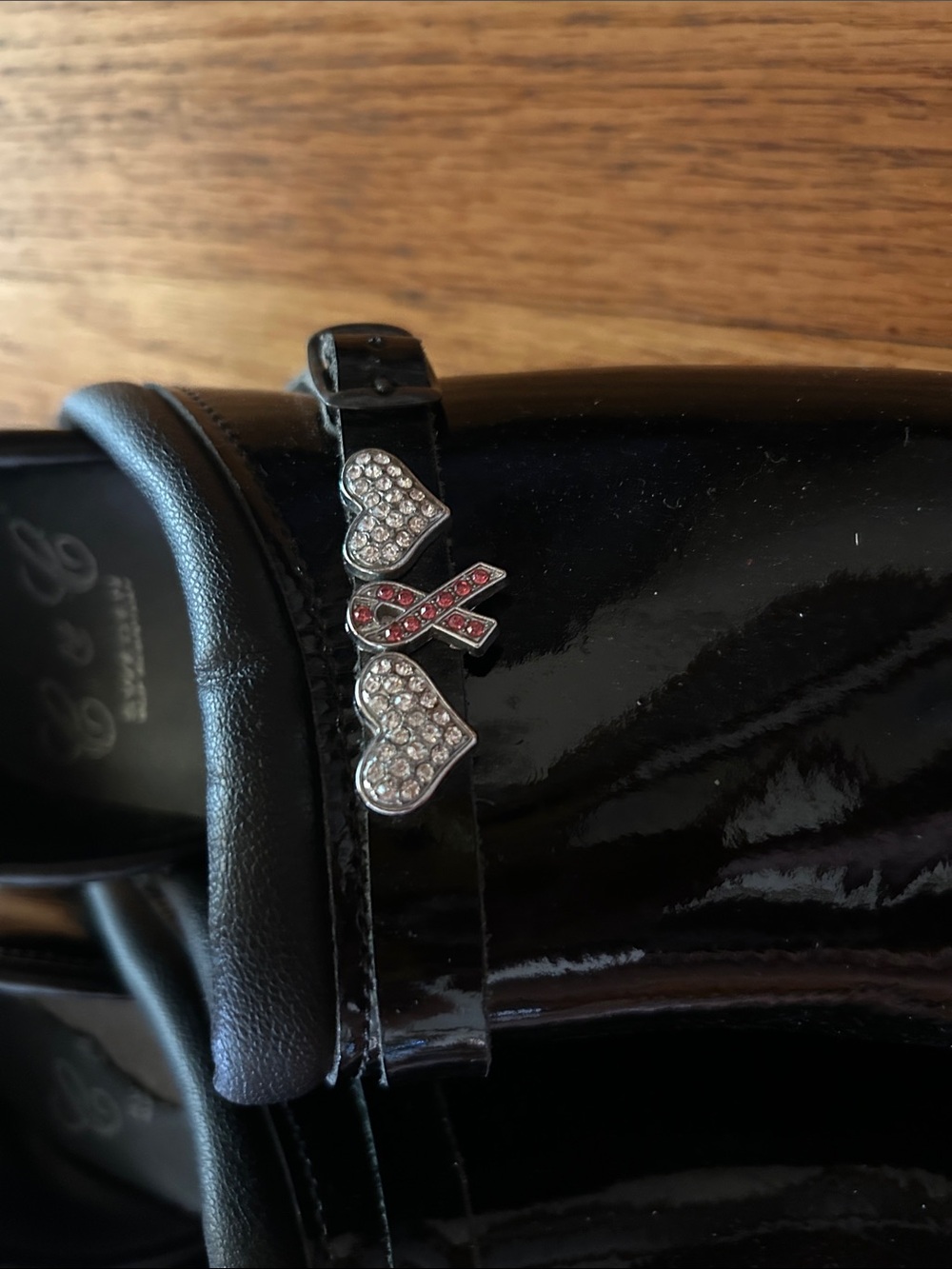 C & C Sweden Women’s Shoes -Black Patent Slip-On Clogs Rhinestone Heart Charms